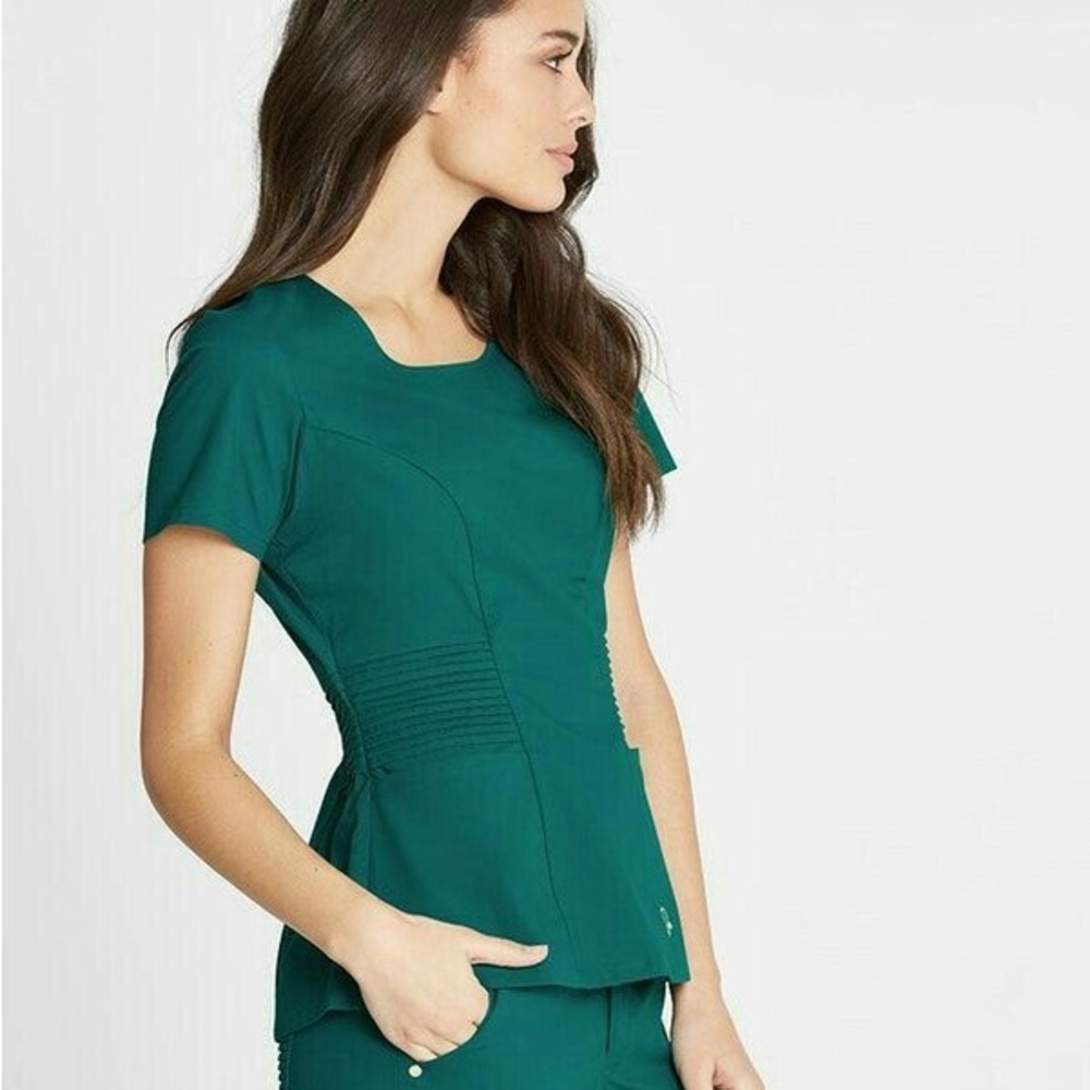 Jaanuu XS scrub top